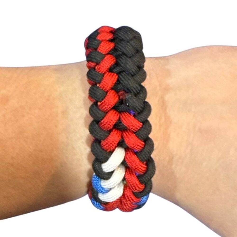 Handmade paracord bracelet